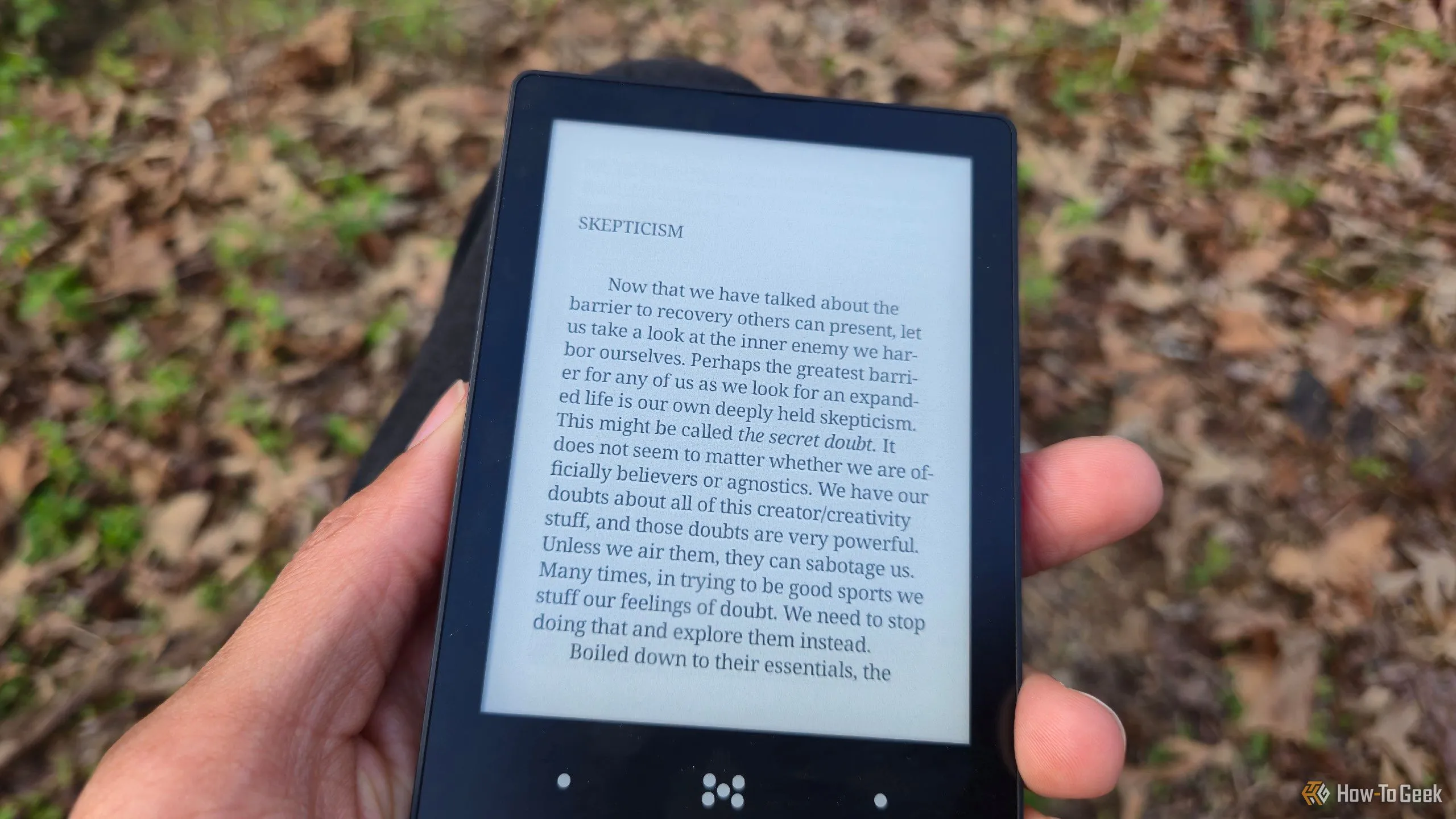 Trải nghiệm đọc sách điện tử (eBook) trên màn hình E-Paper của Minimal Phone.