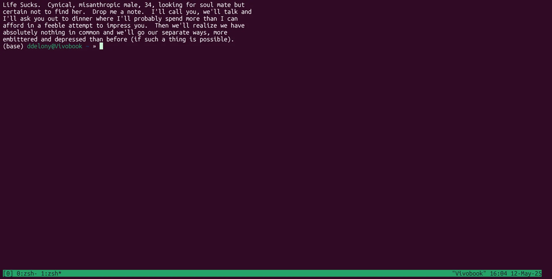 Phiên tmux với nhiều cửa sổ terminal được tổ chức gọn gàng, thể hiện khả năng đa nhiệm.