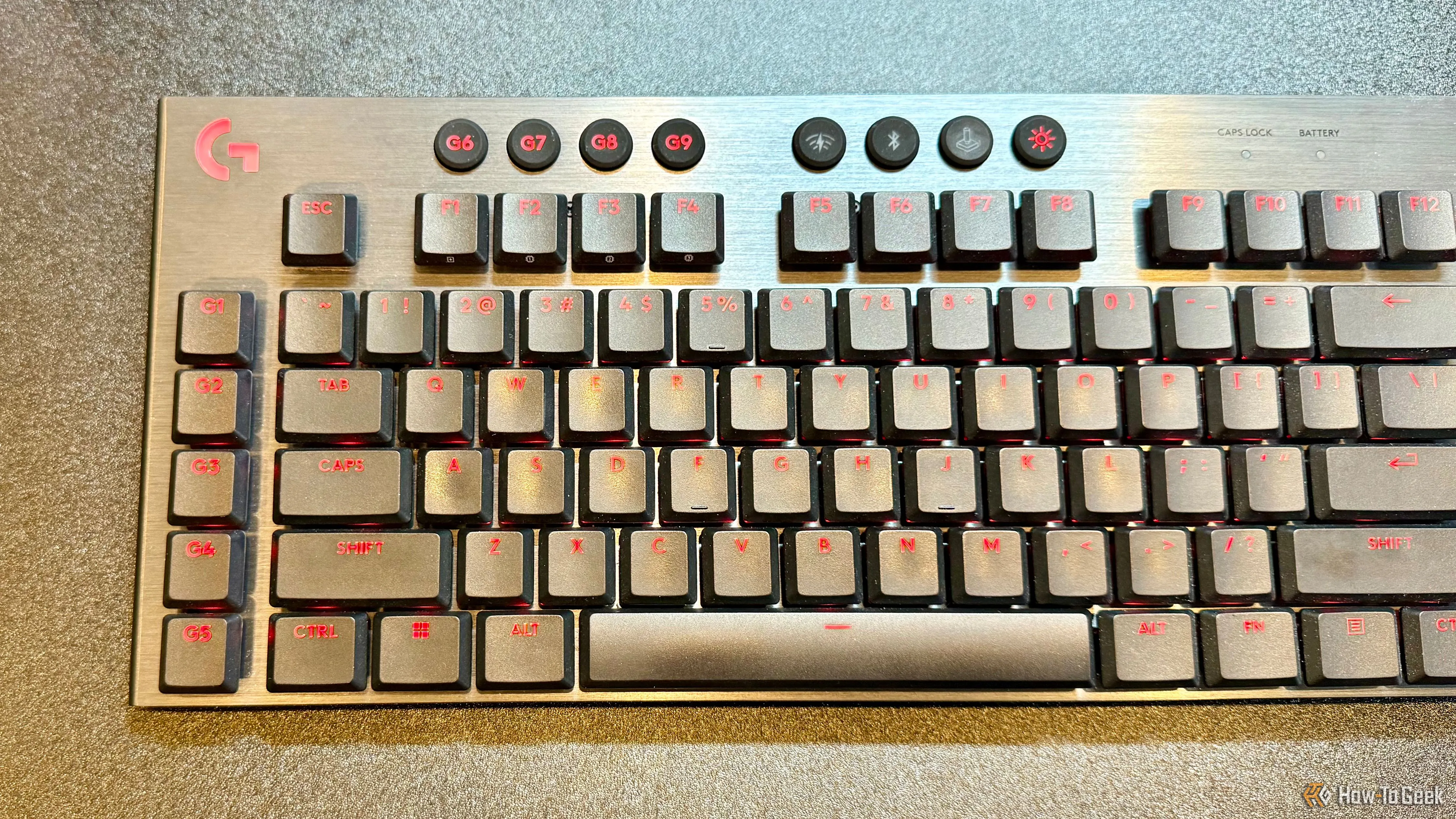 Cạnh trái bàn phím Logitech G915 X Lightspeed với các phím G-key tùy chỉnh