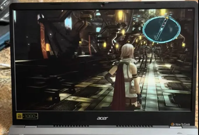 Game Final Fantasy 13 đang chạy mượt mà trên màn hình Chromebook Plus, cho thấy khả năng chơi game PC.