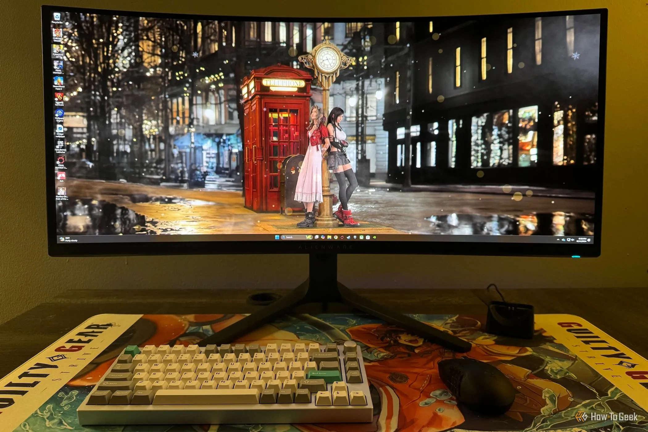 Hình ảnh cận cảnh một màn hình cong ultrawide hiển thị giao diện desktop PC, thể hiện không gian làm việc rộng rãi và trải nghiệm gaming đắm chìm.