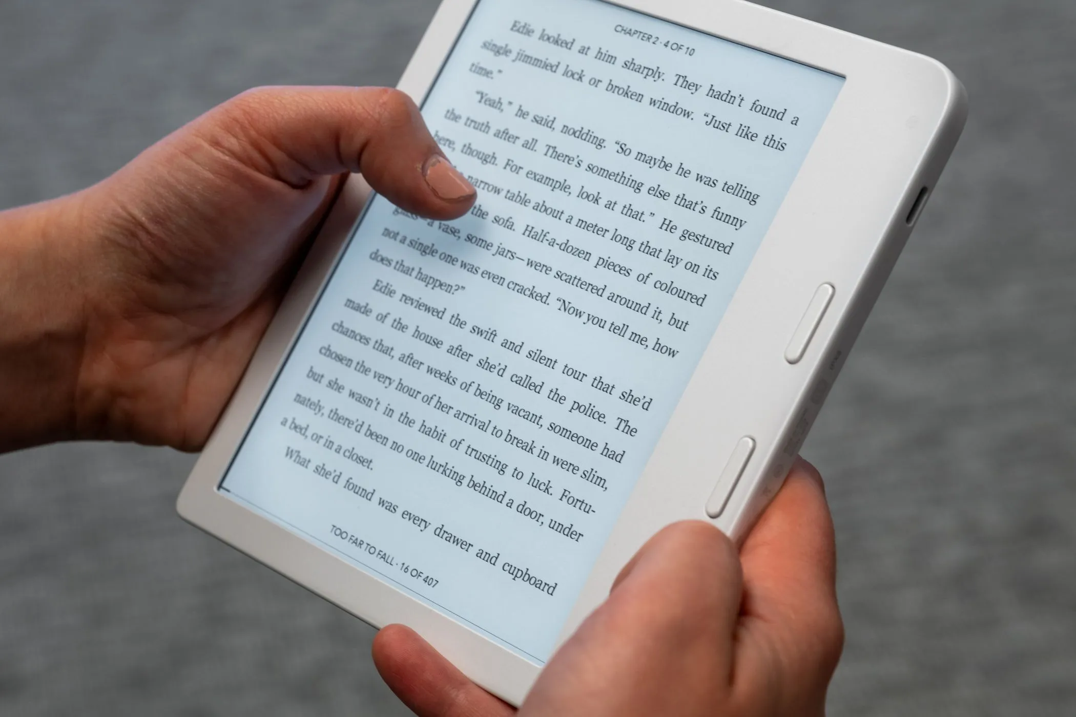 Một thiết bị đọc sách điện tử (eReader), đại diện cho định dạng EPUB và khả năng tự điều chỉnh bố cục văn bản.
